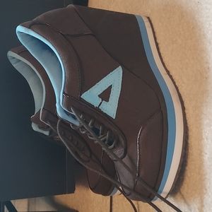 Volatile Kicks (Retro High-Heeled Sneakers)